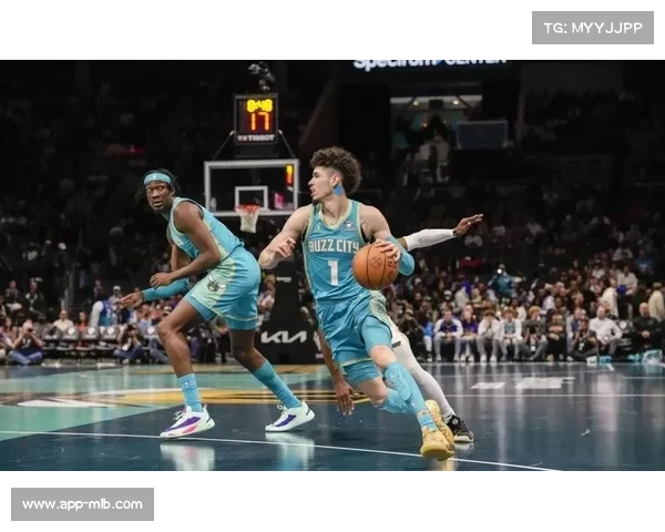 黄蜂季前赛不敌雷霆,鲍尔全能表现获认可 黄蜂季前赛不敌雷霆,鲍尔全能表现获认可