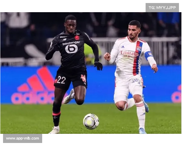 法甲传控足球对比:里昂与里尔的中场控制力分析 法甲传控足球对比:里昂与里尔的中场控制力分析